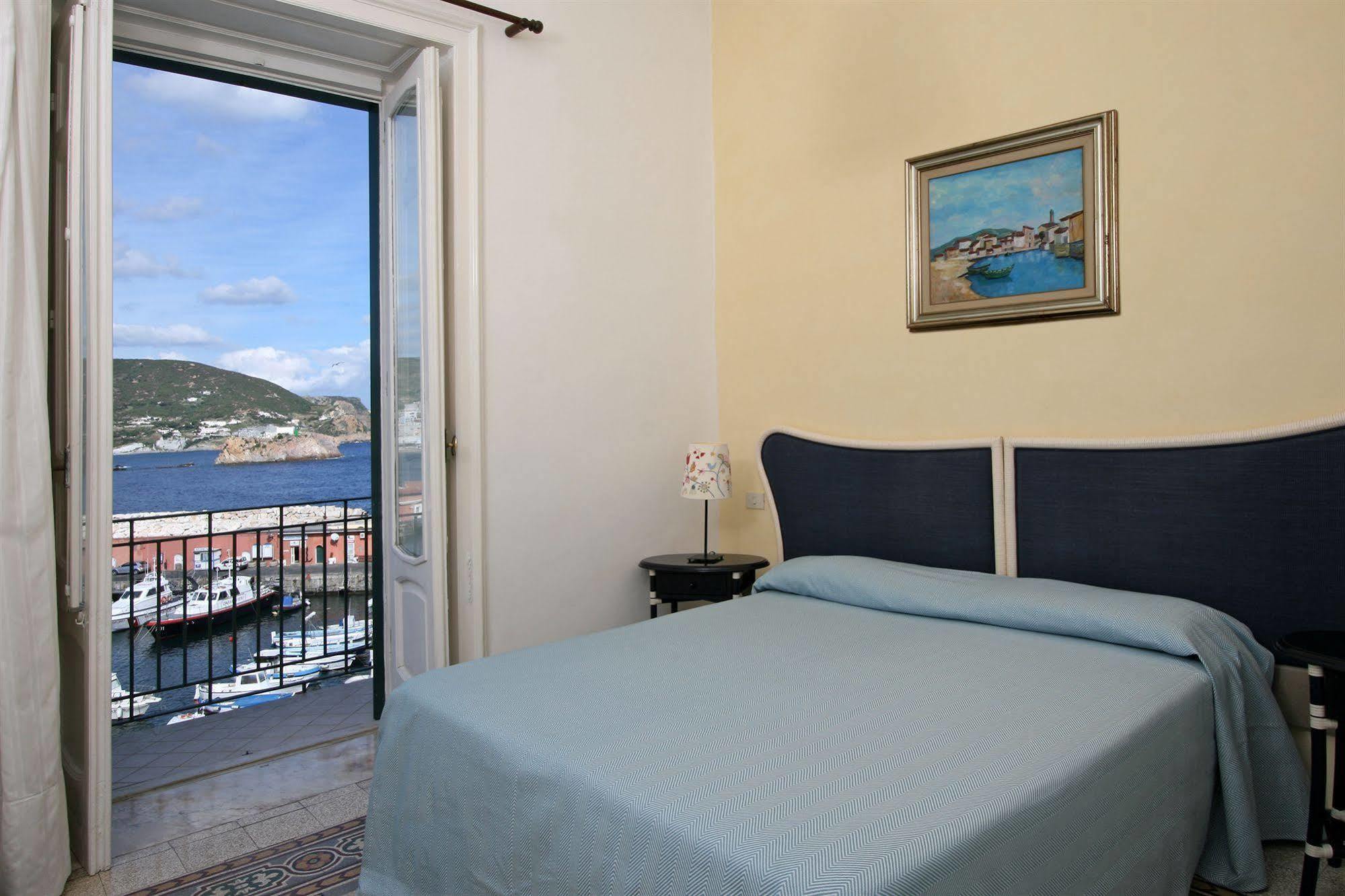 Hotel Mari Ponza Exterior foto
